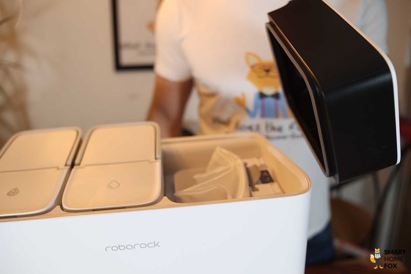 Станция самоочистки Roborock S8 Pro Ultra крупным планом.